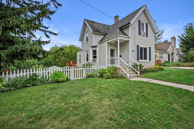 Primary Photo - 829 W Lincoln Ave