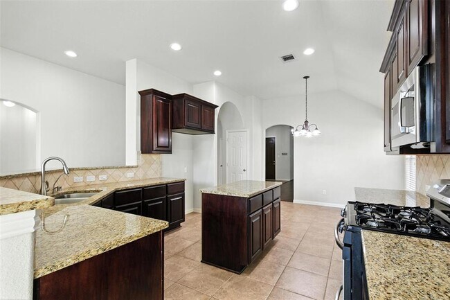 Building Photo - 7019 Dewberry Shores Ln