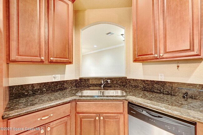 Building Photo - 1795 Noel Pl