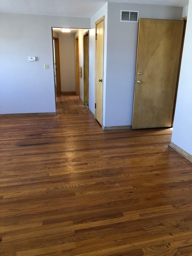 Living Room - 2952 S 38th St