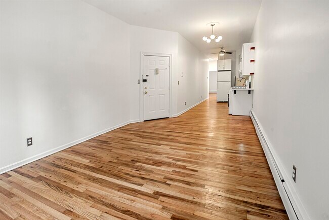 Building Photo - 226 1st St
