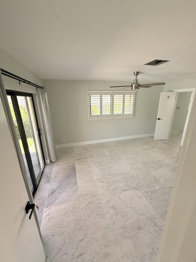 Building Photo - 4760 NW 5th Ln