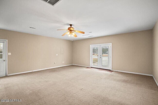 Building Photo - 424 Singletree Dr