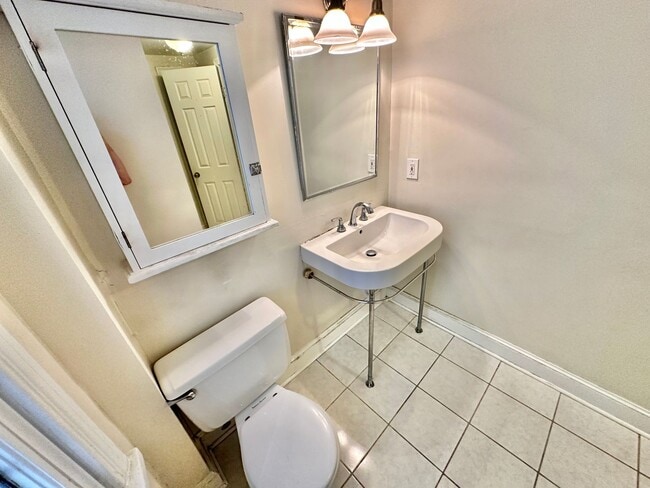 Building Photo - Glamorous Georgetown 2 Bedroom 1 Bath Historic Row Home with Patio -East Village