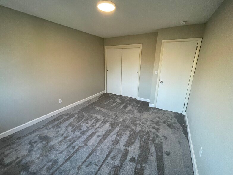 Building Photo - 3518 Green Dale Dr