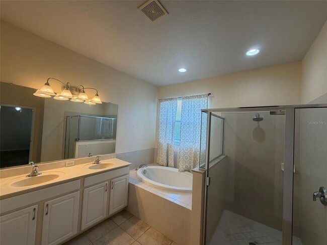 Building Photo - 2363 Bartek Pl
