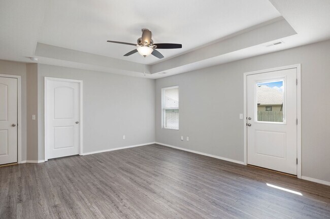 Building Photo - 3 Bedroom Rental Home in Republic!