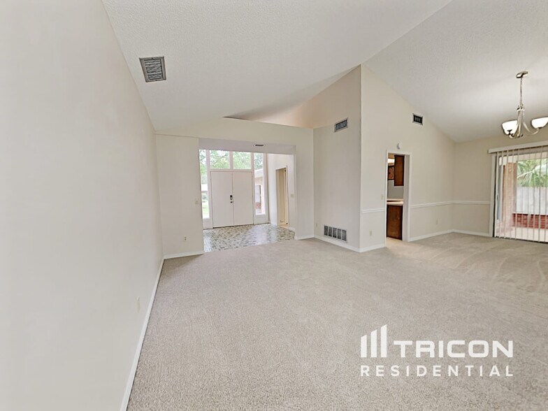 Building Photo - 2036 Pompano Pkwy