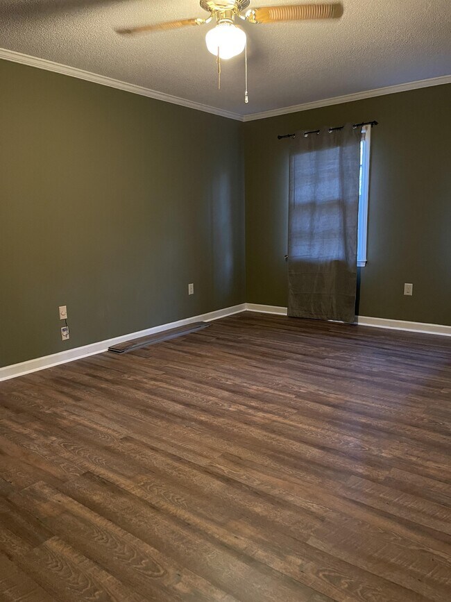 Building Photo - 163 Bent Tree Dr