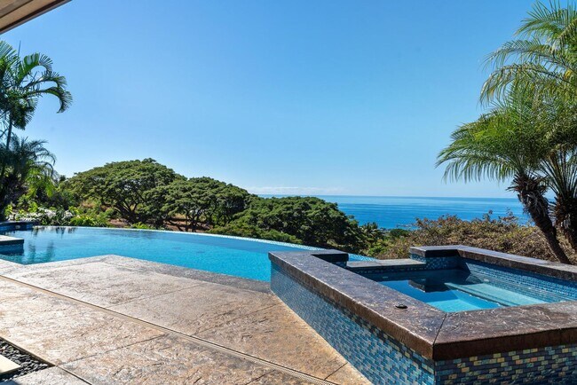 Building Photo - Luxury furnished 4 bedroom 3 bathroom with pool, spa, and outdoor showers