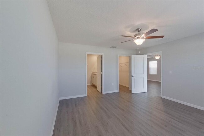 Building Photo - 8533 SW 43rd Ter