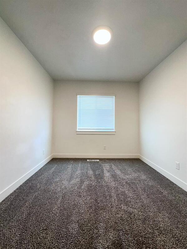 Building Photo - 911 W 1000 N