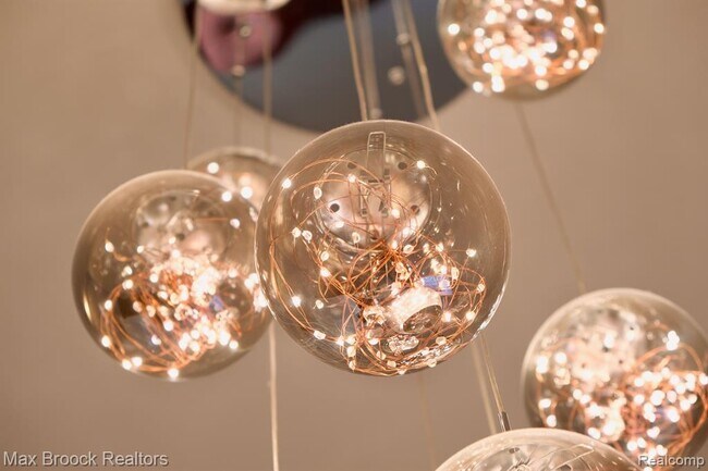 Building Photo - 5238 Brett Ct