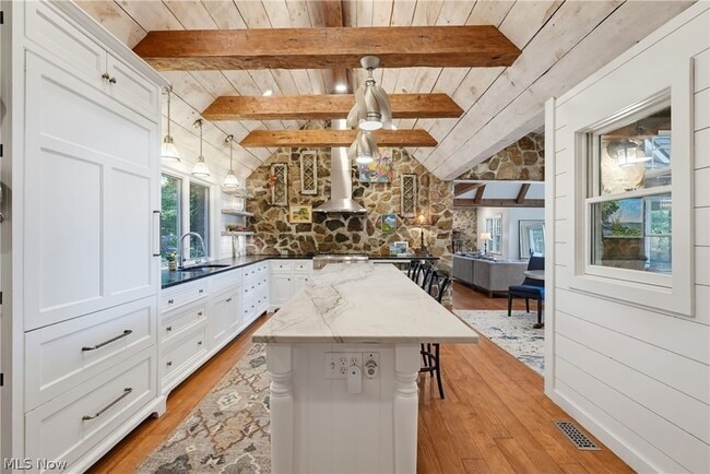Building Photo - 7910 Larkspur Ln