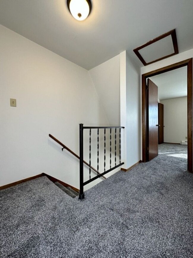 Building Photo - 2082-2084 Terry Ln