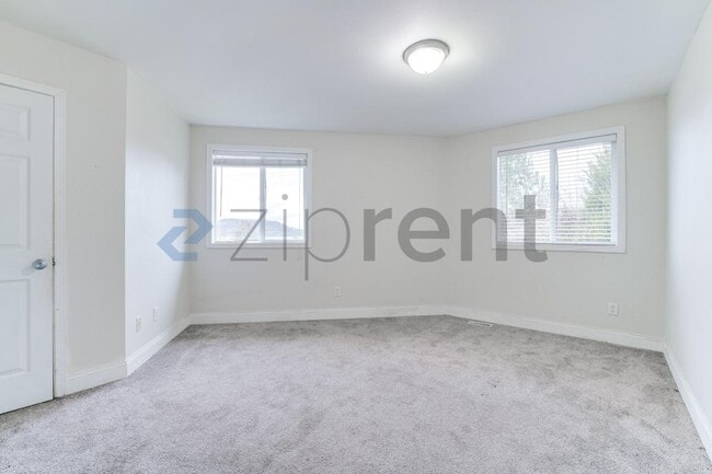 Building Photo - 10123 Cornell Ave S