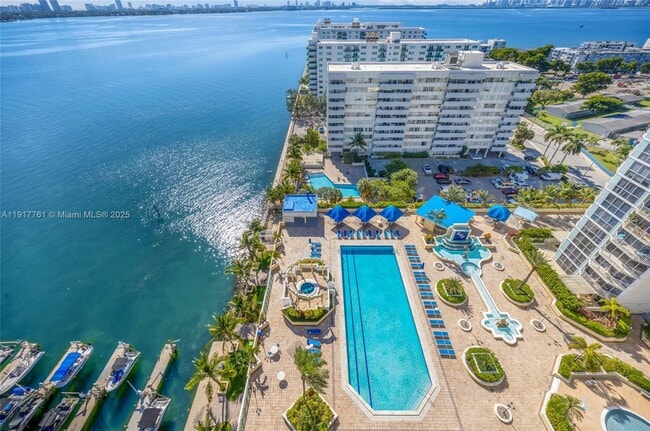 Building Photo - 7601 E Treasure Dr