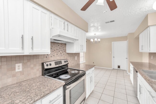 Building Photo - 13411 Splintered Oak Dr