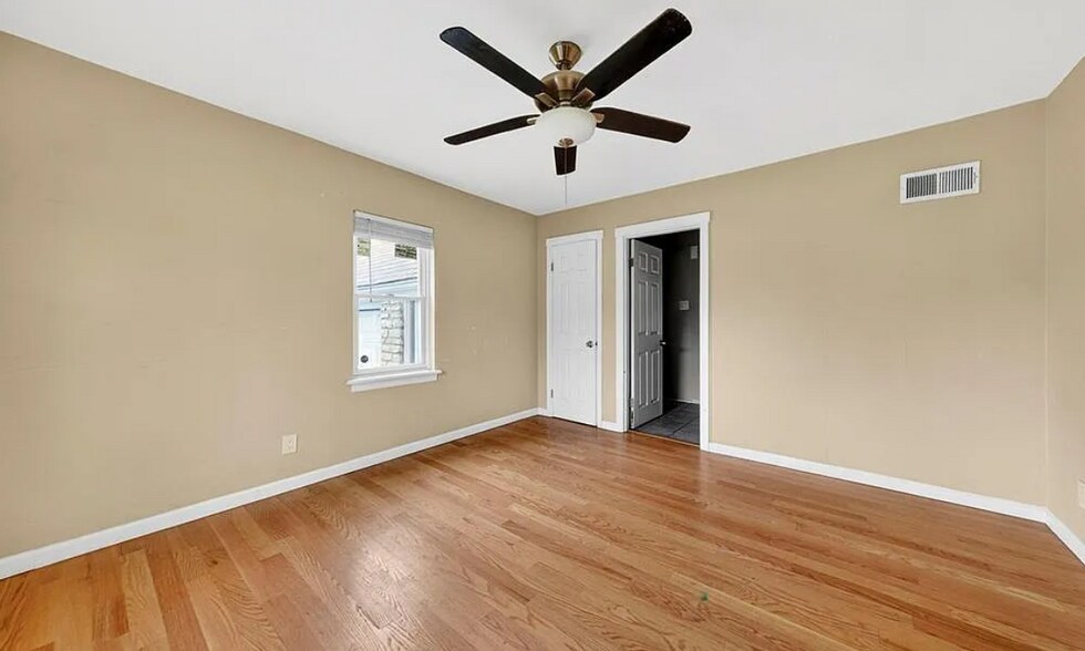 Building Photo - 7245 Saint Andrews Pl