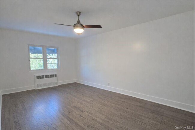 Building Photo - 74-11 85th Dr