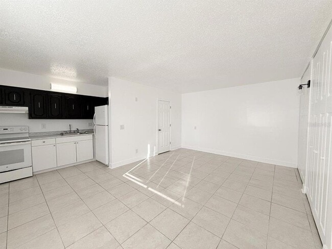 Building Photo - 3301 58th Ave S