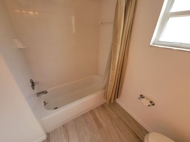 Building Photo - Ready for you to call home!