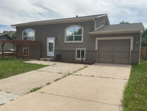 Building Photo - 4 bedroom home on Keith for Rent