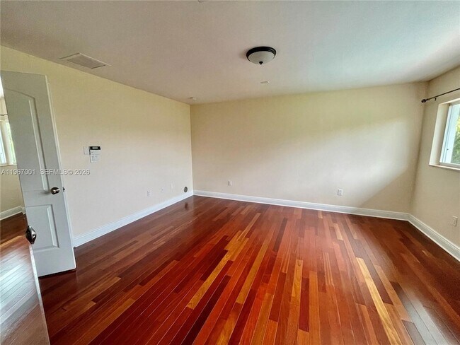 Building Photo - 10672 SW 77th Ave