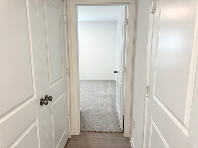 Building Photo - 31516 Pianella Ln