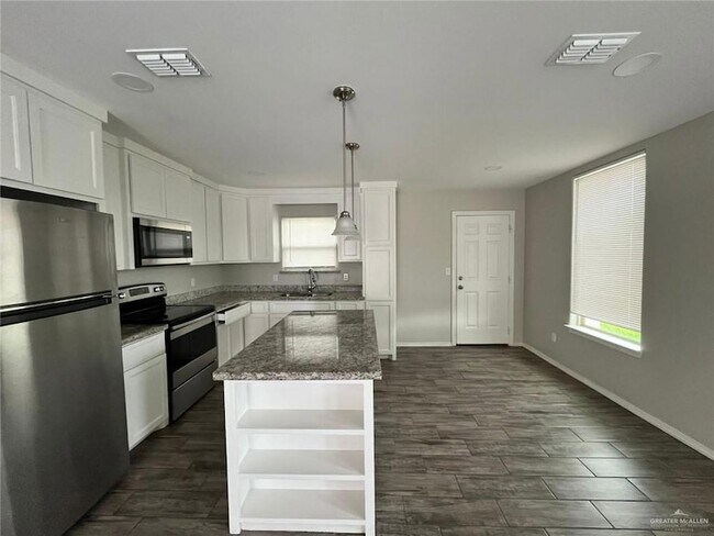 Building Photo - 1413 Alta Vista Dr