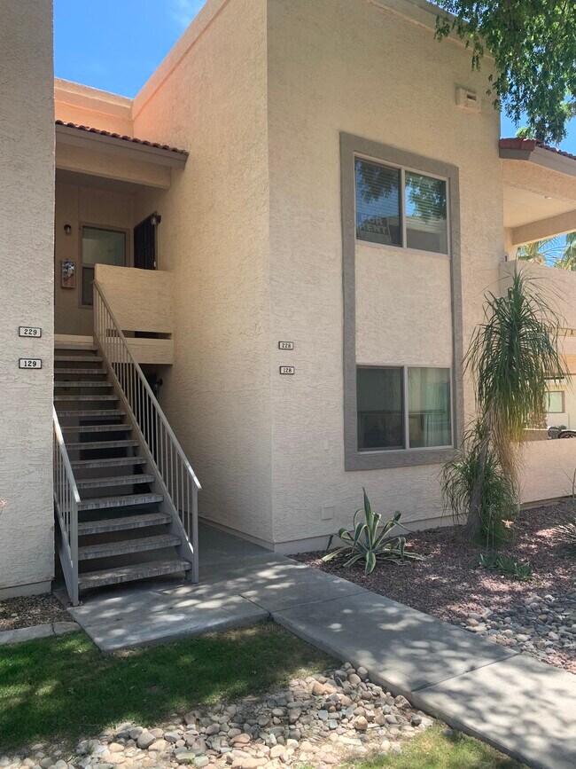 Building Photo - 145 N 74th St