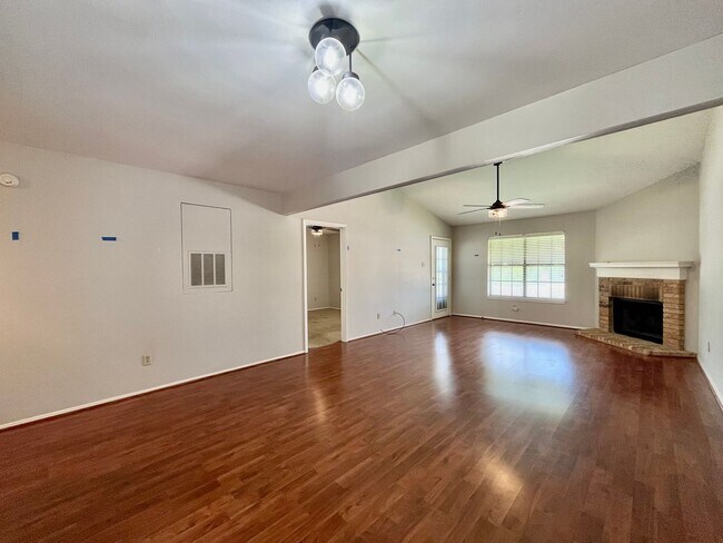 Building Photo - 400 W South Town Dr