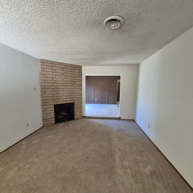 Building Photo - 3332 Jayanne Way