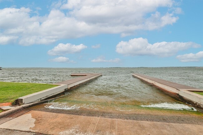 Building Photo - 14874 Cygnus Ct