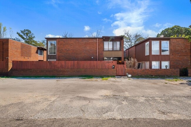 Building Photo - 220 Belmont Rd