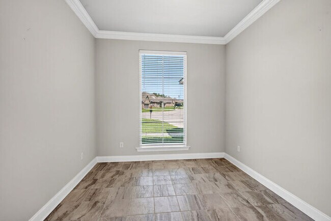 Building Photo - 15034 Belhaven St