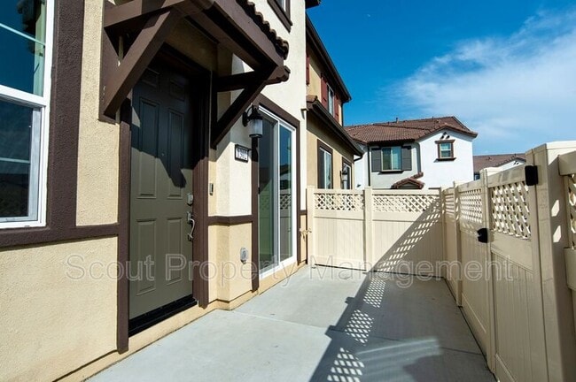 Building Photo - 24131 Tuscany Ave