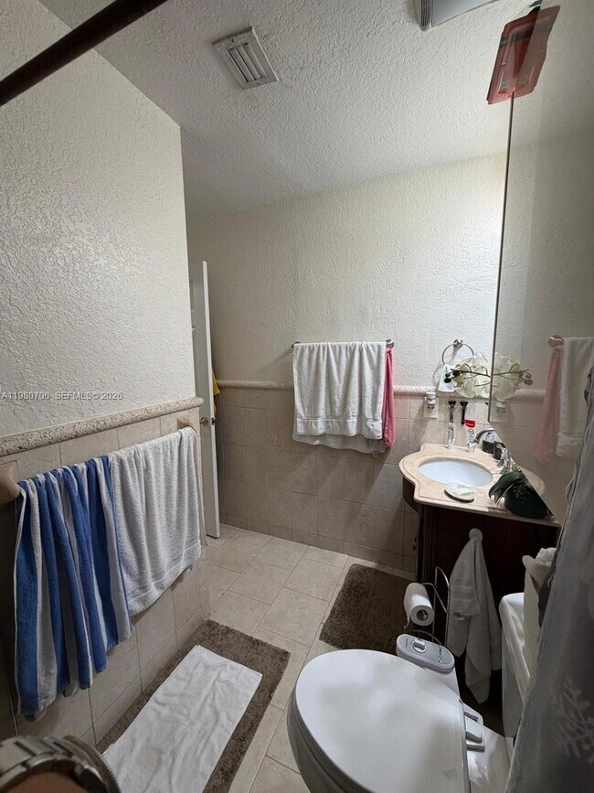 Building Photo - 6246 SW 136th Ct