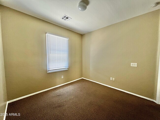 Building Photo - 4075 E Windsor Dr