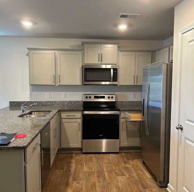 Building Photo - 328 Sandbach Rd