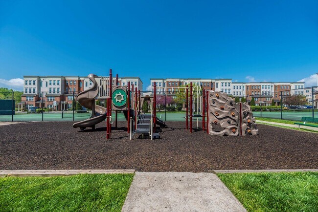 Building Photo - Desirable Two Level Condo For Lease - Not Pet Friendly