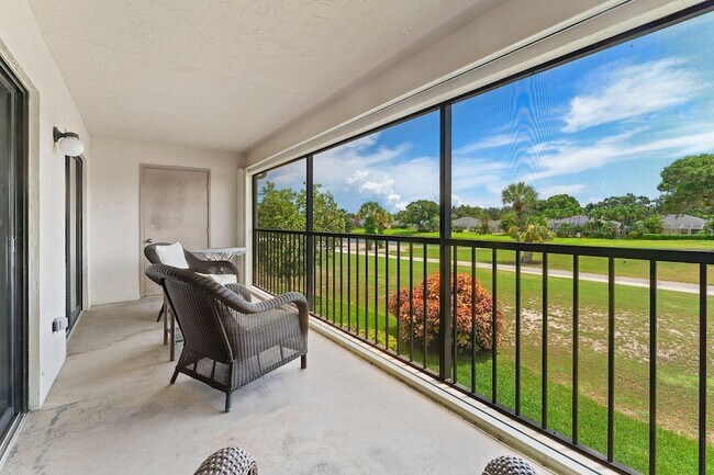 Building Photo - 1502 Pinecrest Cir