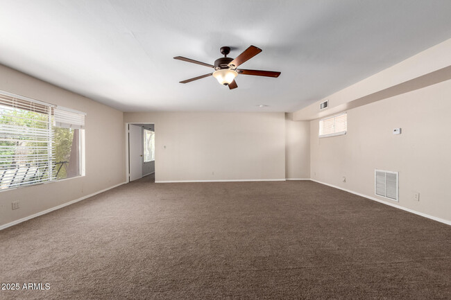 Building Photo - 5 Inner Cir