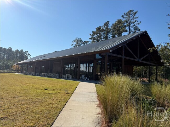 Building Photo - 247 Crosstown Ave