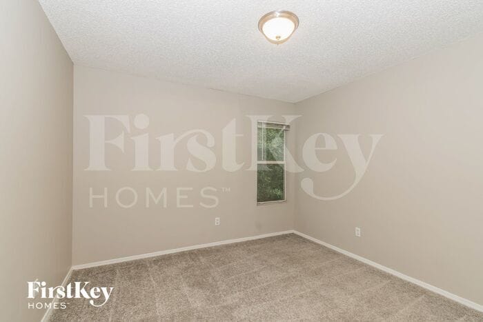 Building Photo - 11047 Traci Lynn Dr