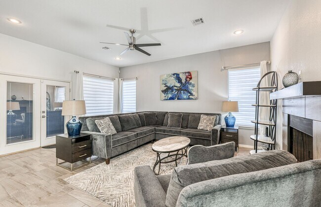Building Photo - We have a beautiful home fully furnished with 4 bedroom-2 baths