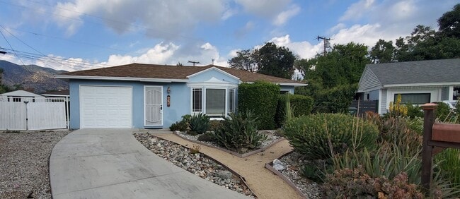 Building Photo - CHARMING 2 BEDROOM HOUSE IN GLENDORA