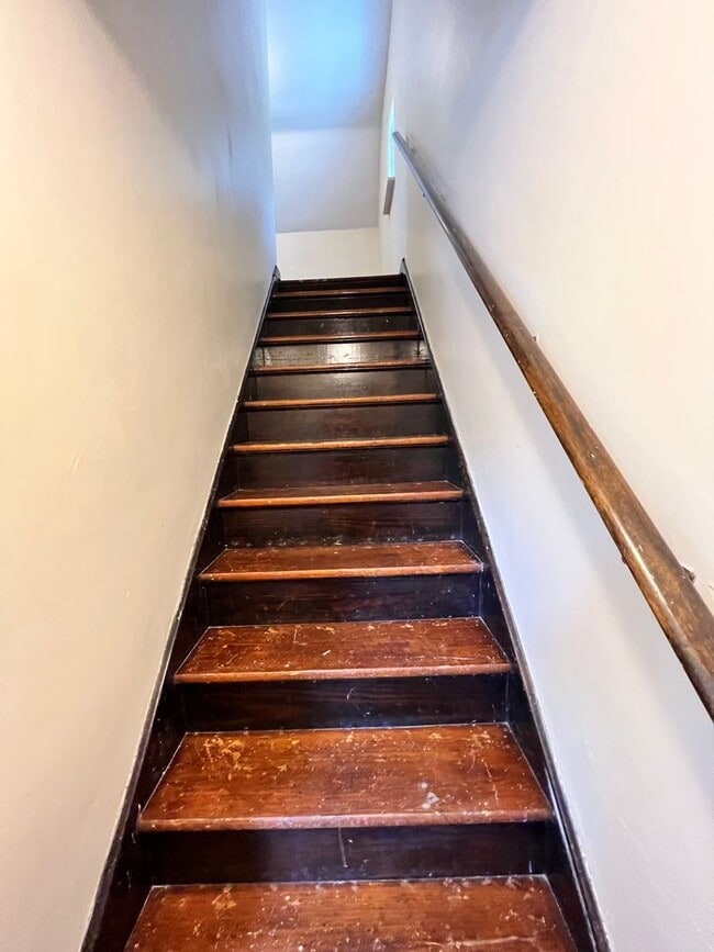 Building Photo - 1851 Capital Ave