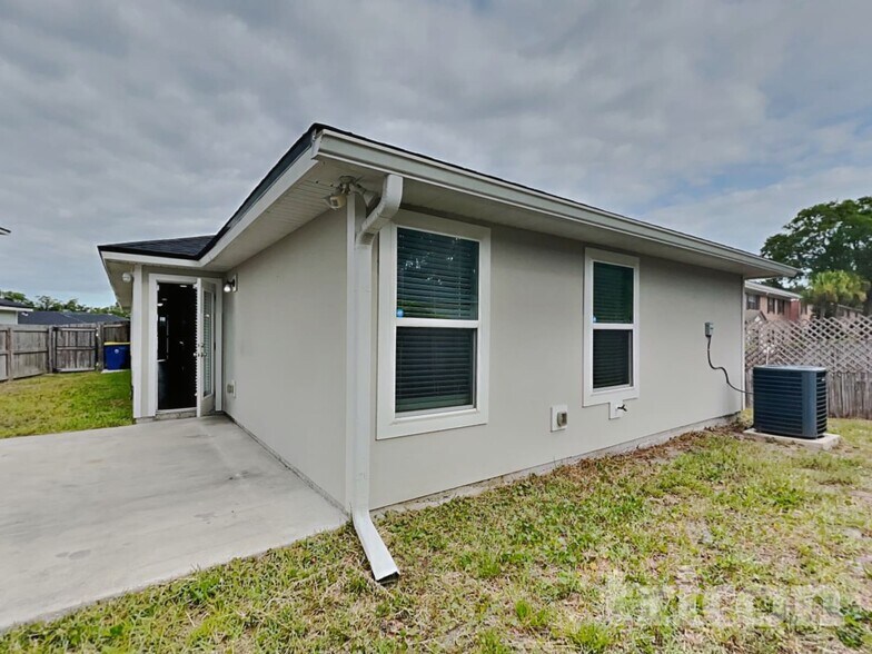 Building Photo - 7364 Townsend Village Ln
