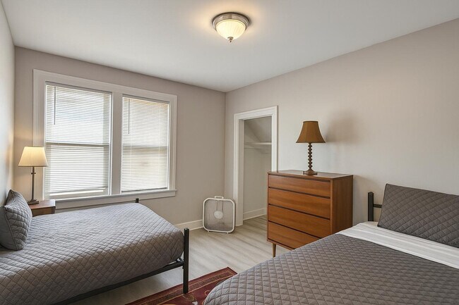 Building Photo - 607 E Euclid St